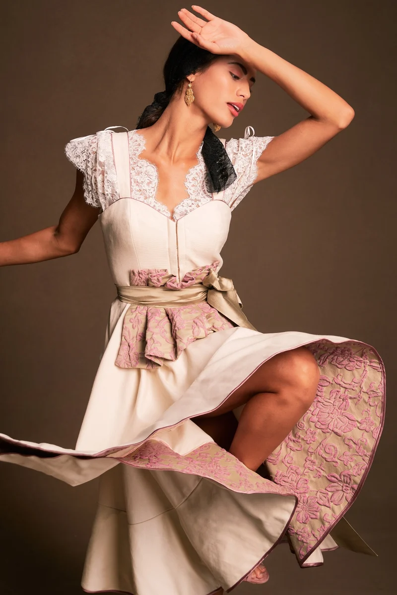 Designerdirndl in cremeweiss - Lourosa