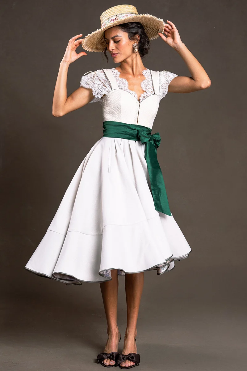 Dirndlkleid mit Seidenmieder in ivory - Perola