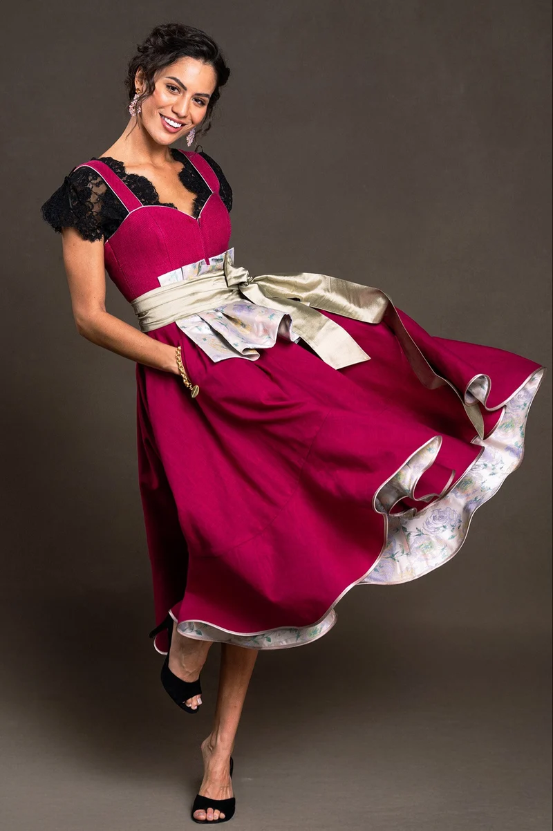 Luxuriöses Dirndlkleid in Himbeer - Amora