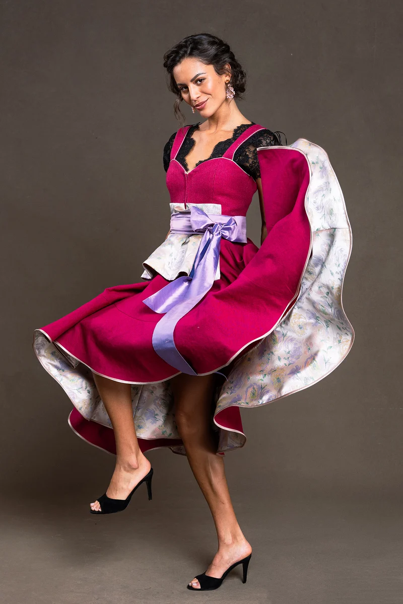 Luxuriöses Dirndlkleid in Himbeer - Amora