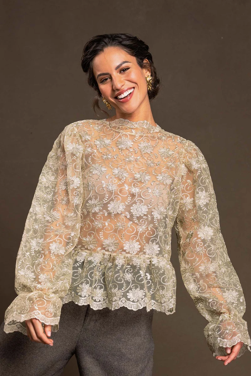 Dirndlbluse Ouro langarm in gold- schimmernder Spitze – POLICARPO