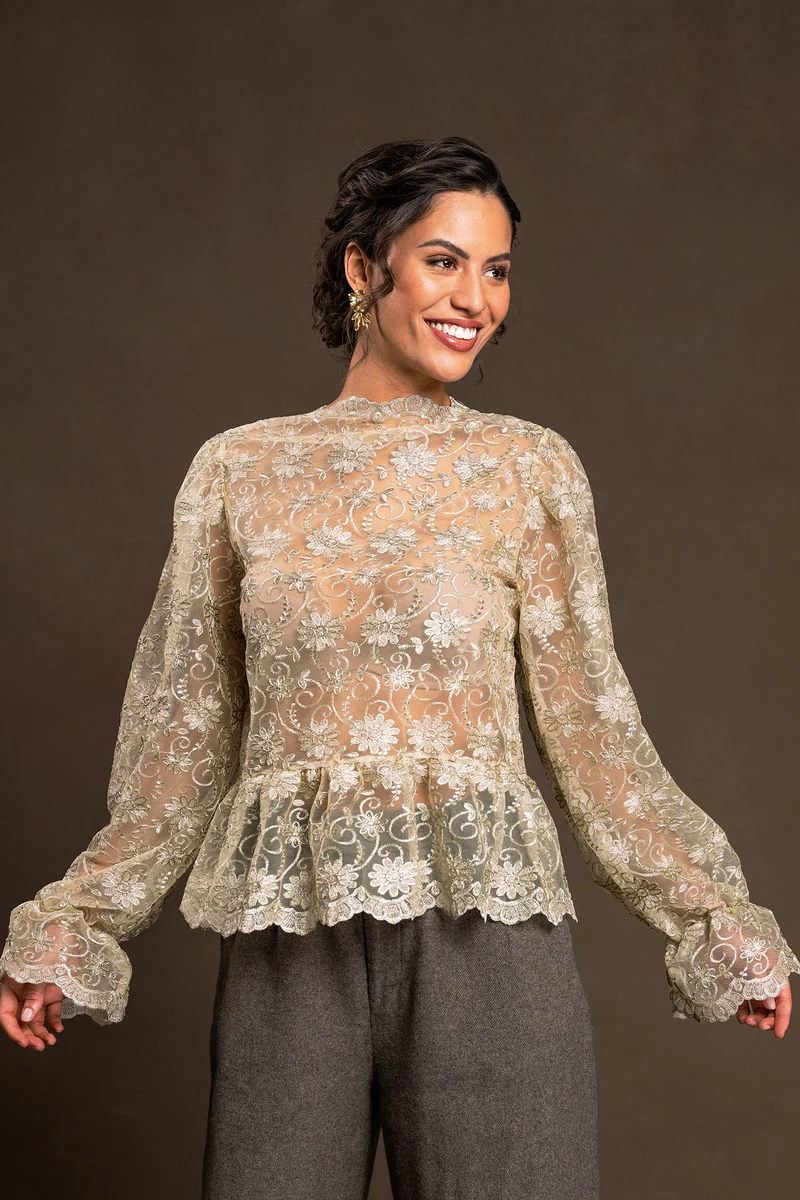 Dirndlbluse Ouro langarm in gold- schimmernder Spitze – POLICARPO