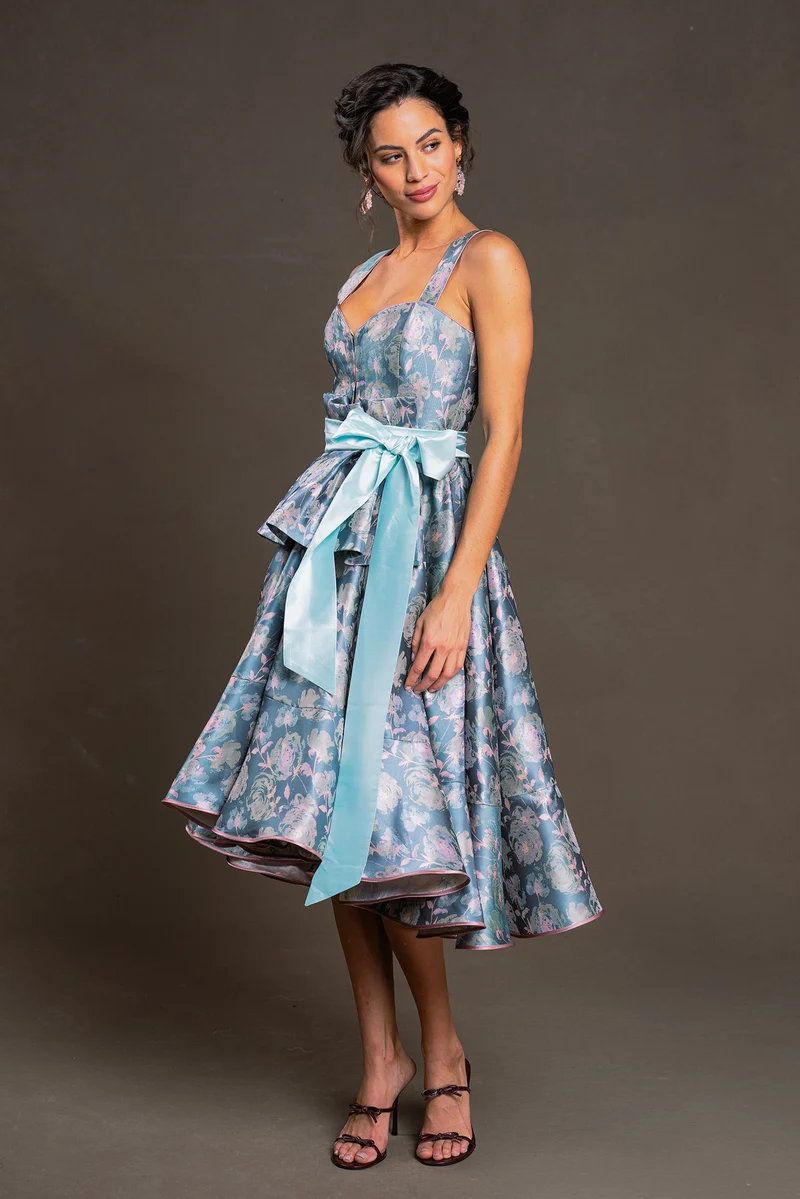Blumendirndl mit taubenblau-rosefarbenem Jacquard - Marisol
