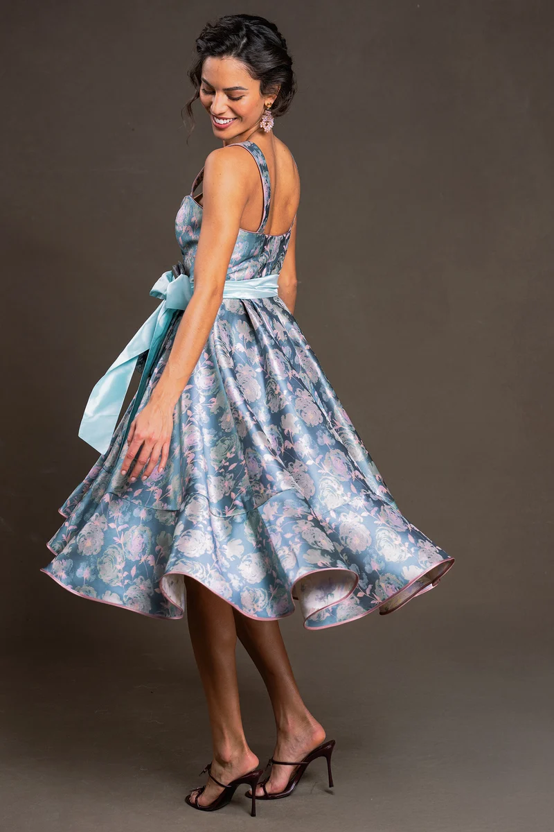 Blumendirndl mit taubenblau-rosefarbenem Jacquard - Marisol