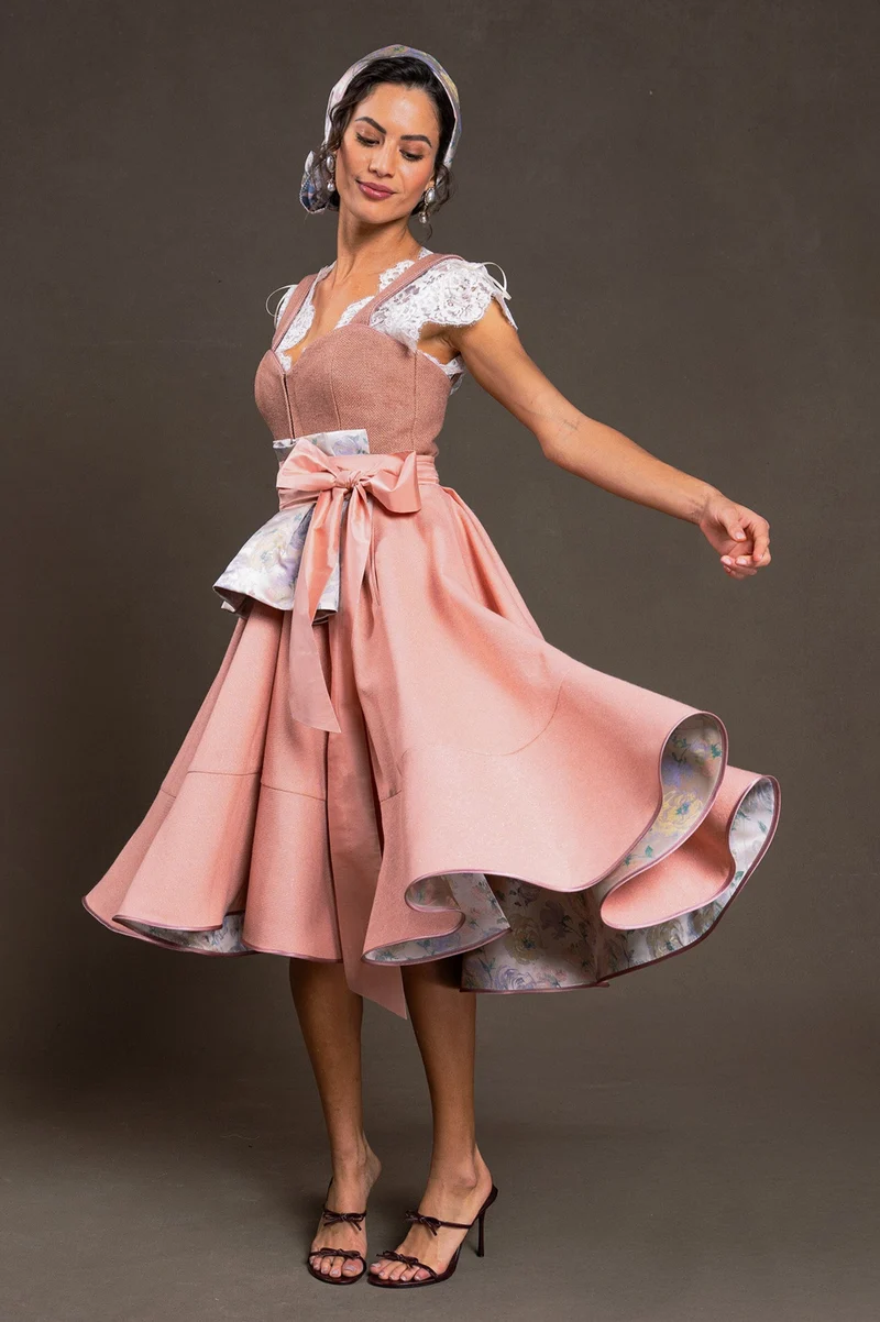Romantisches Dirndlkleid Rosalina in zarten Rosétönen POLICARPO Trachten