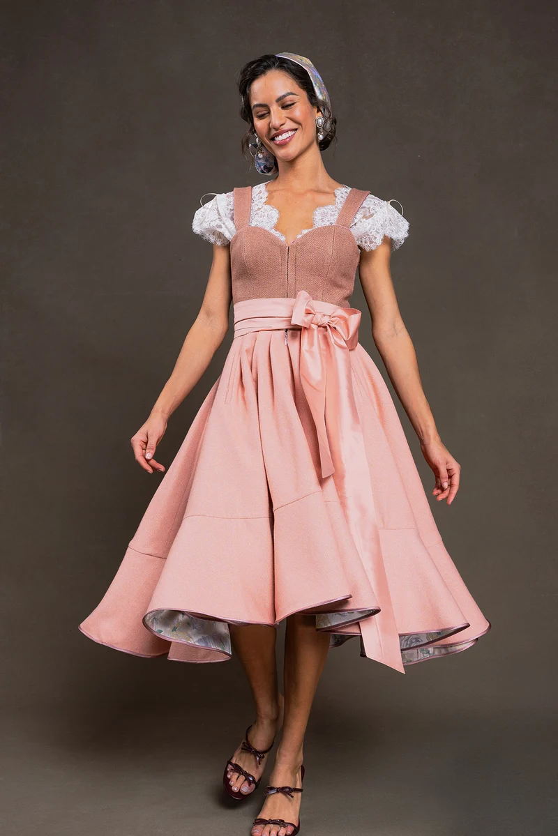 Romantisches Dirndlkleid Rosalina in zarten Rosétönen POLICARPO Trachten