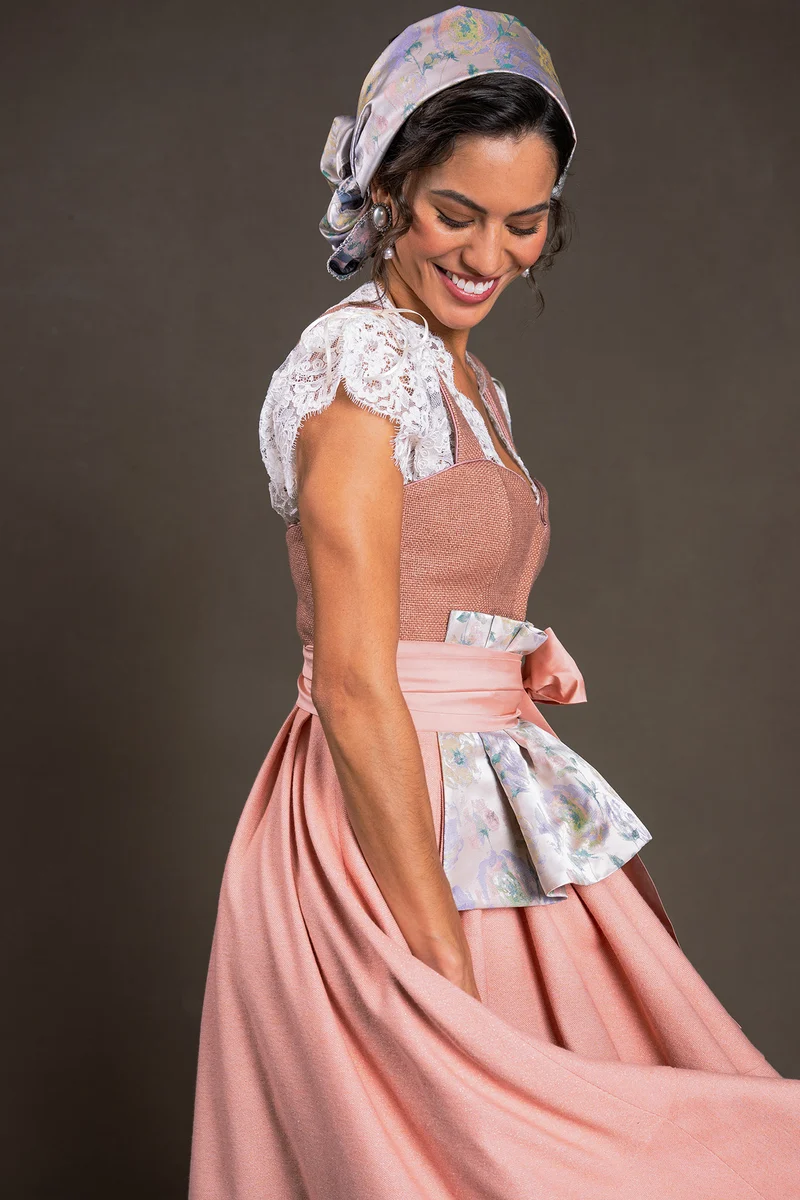 Romantisches Dirndlkleid Rosalina in zarten Rosétönen POLICARPO Trachten
