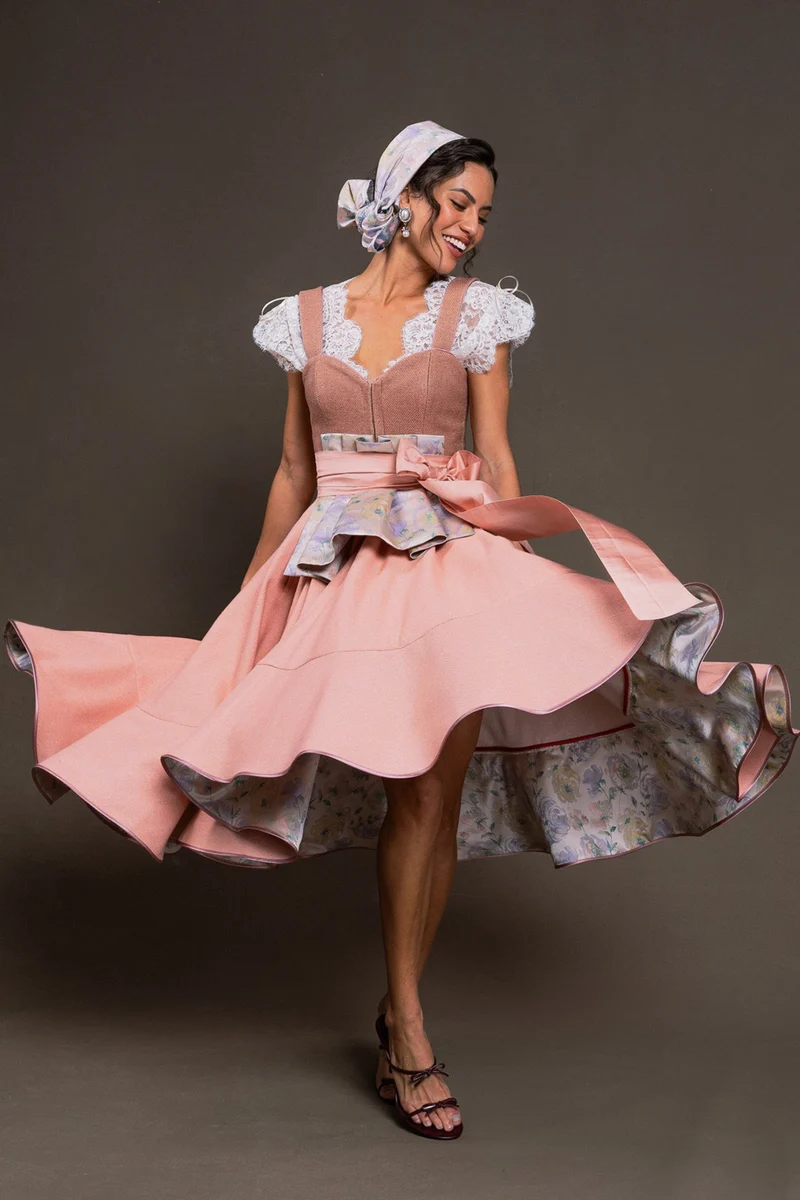 Romantisches Dirndlkleid Rosalina in zarten Rosétönen POLICARPO Trachten