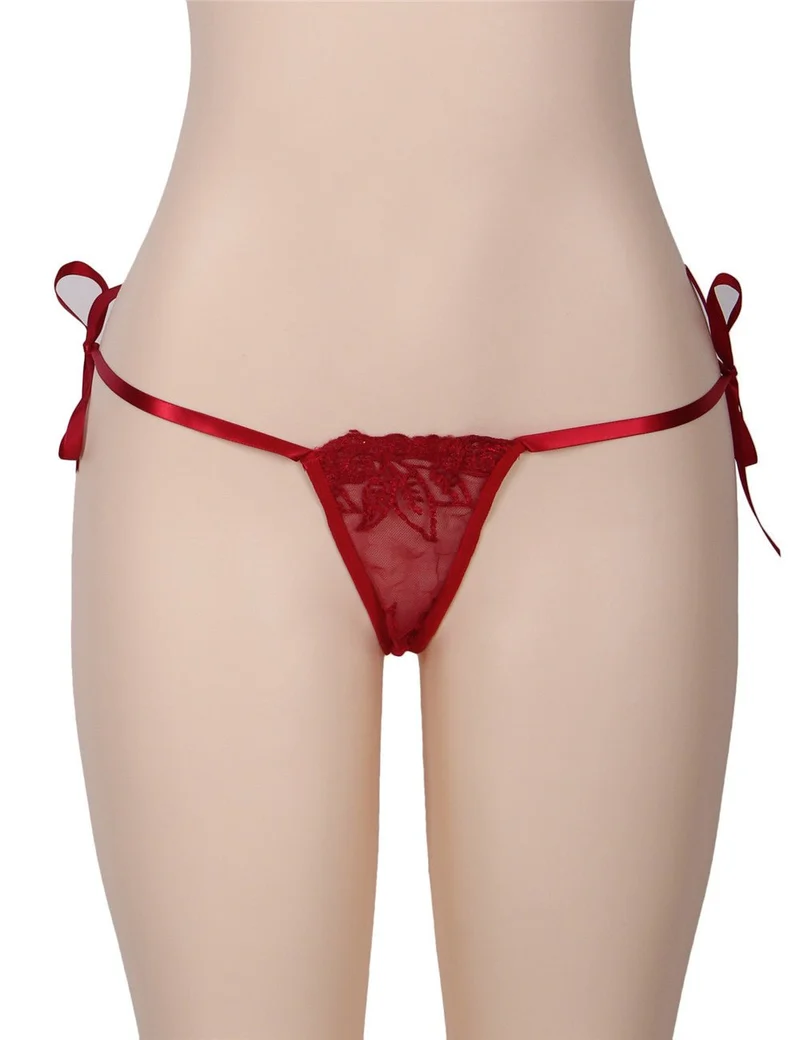 Rotes, transparentes Babydoll aus Mesh – tiefer V-Ausschnitt, 3D-Stickerei, Schlitz vorne und passender String.