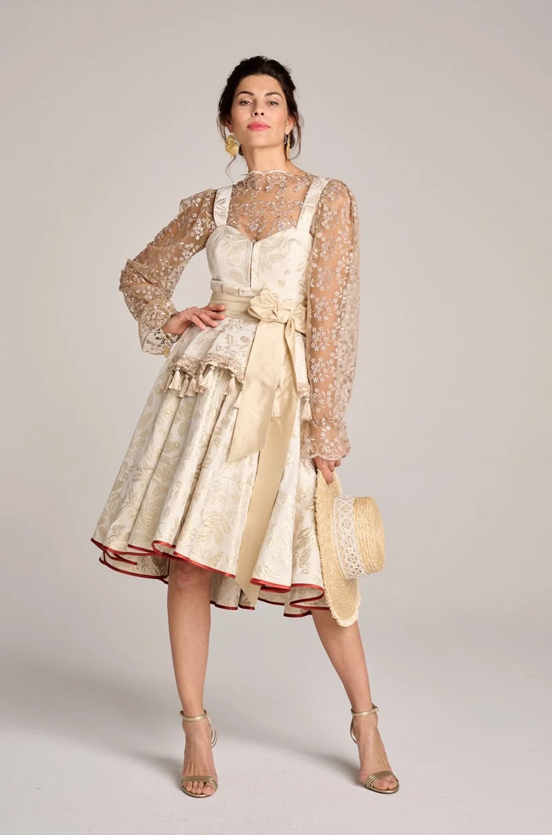 Designerdirndl in creme-gold Jacquard - Omara