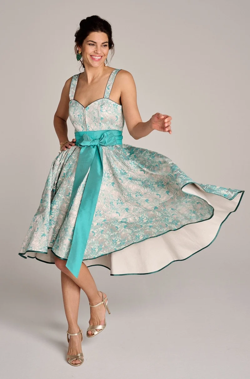 Designerdirndl in Tiffany-Türkis Jacquard - Mariza