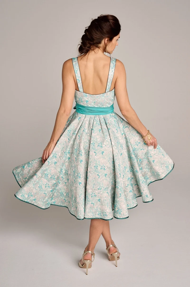 Designerdirndl in Tiffany-Türkis Jacquard - Mariza