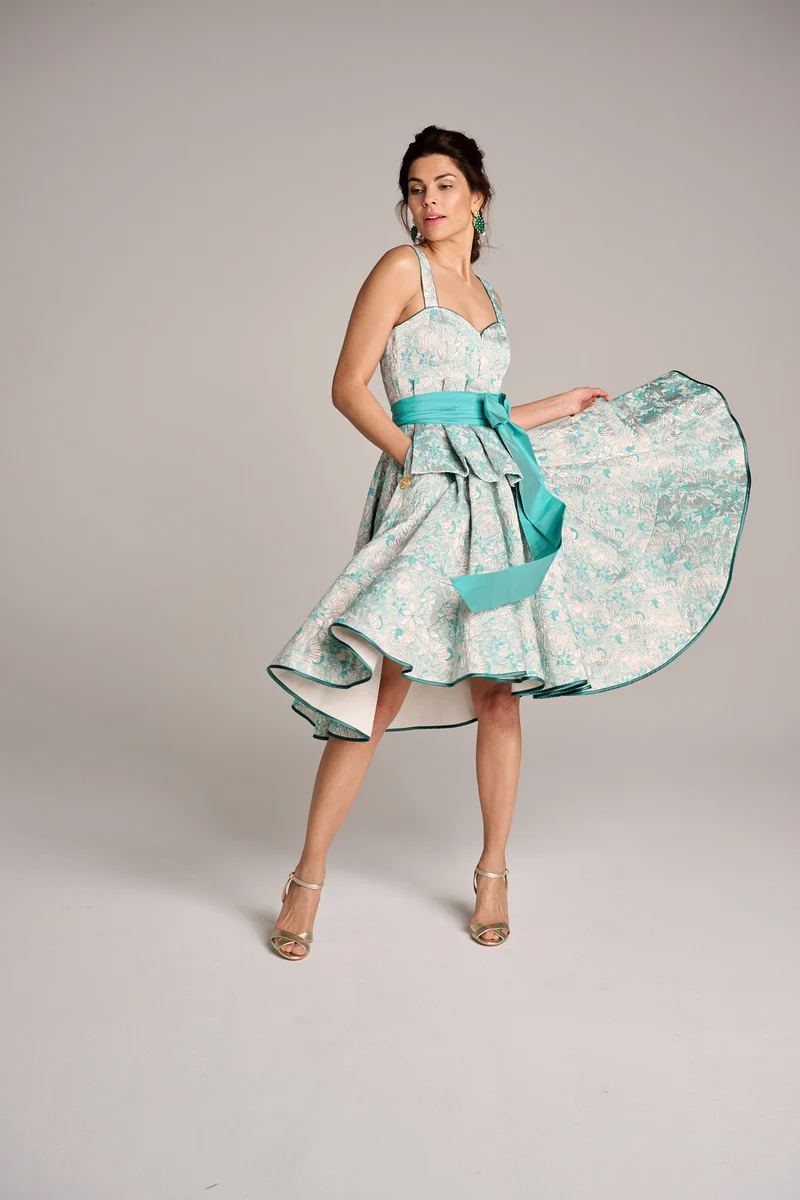 Designerdirndl in Tiffany-Türkis Jacquard - Mariza