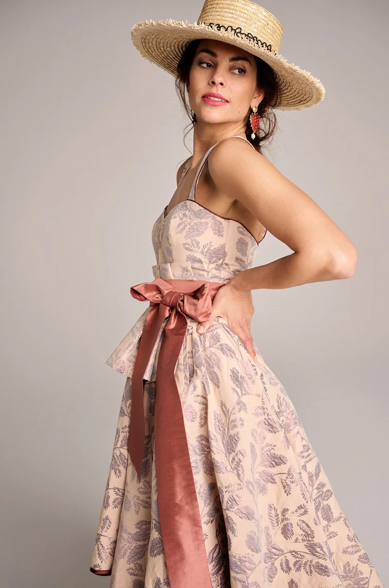 Designerdirndl in lachsfarbenen Jacquard - Adora