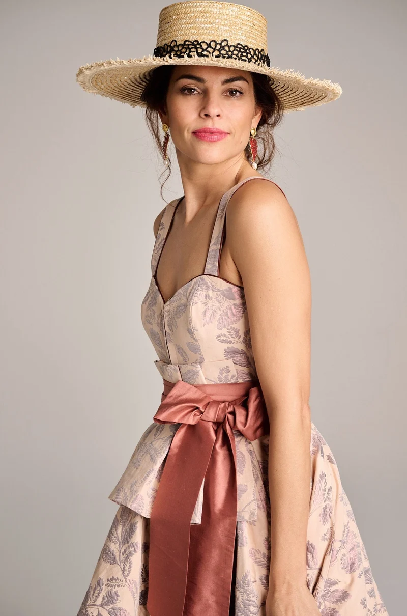 Designerdirndl in lachsfarbenen Jacquard - Adora