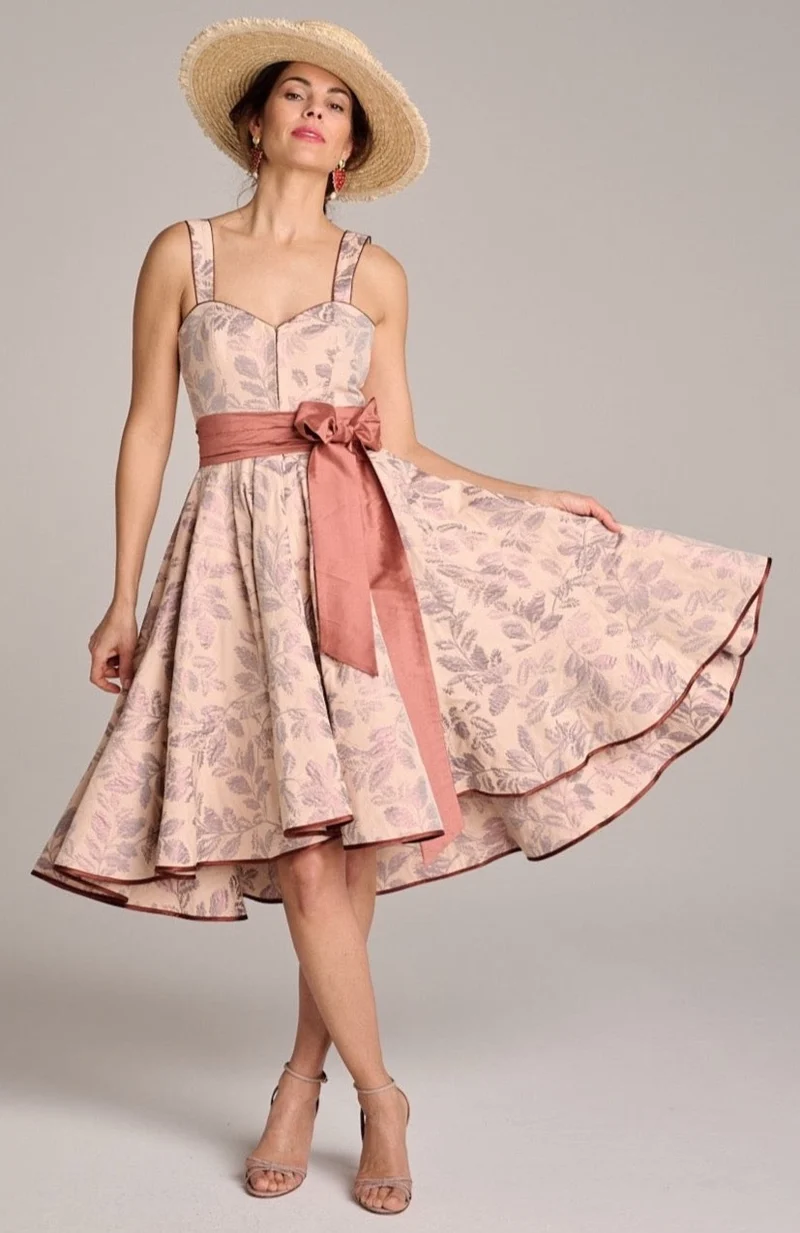 Designerdirndl in lachsfarbenen Jacquard - Adora