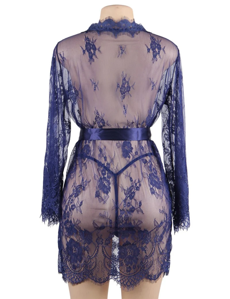 Babydoll aus blauer Wimpernspitze – Weite Ärmel, Knopfleiste, Satinbund & String-Set