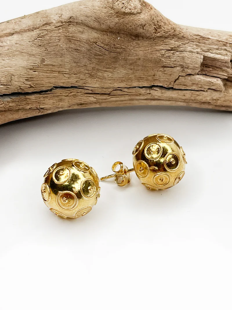 Kugel Ohrstecker in Gold