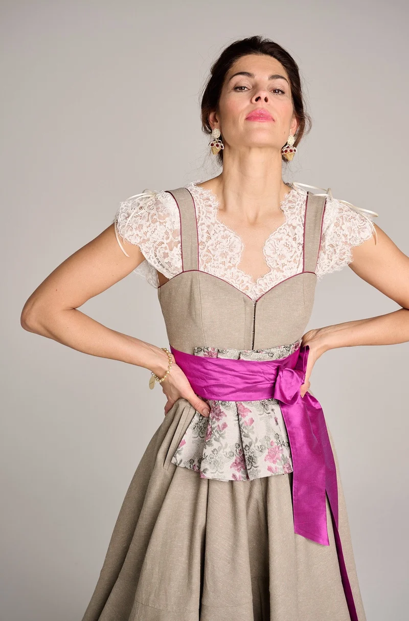Designerdirndl in olive - Oliveira