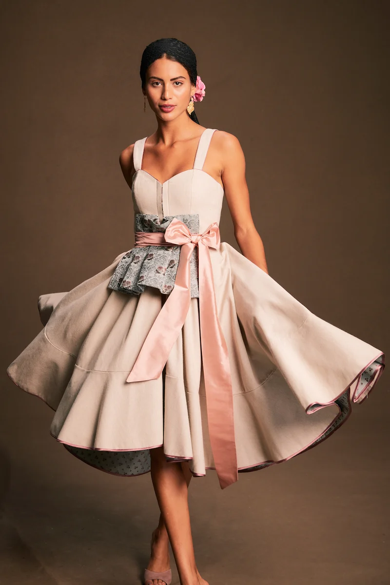Designerdirndl in sand - Alvor