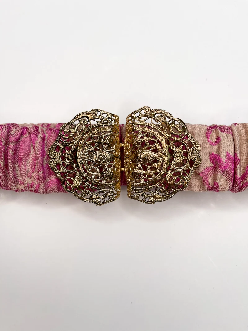 Gürtel (floraler pinker Jacquard) mit goldener emaillierter Filigran- Schliesse