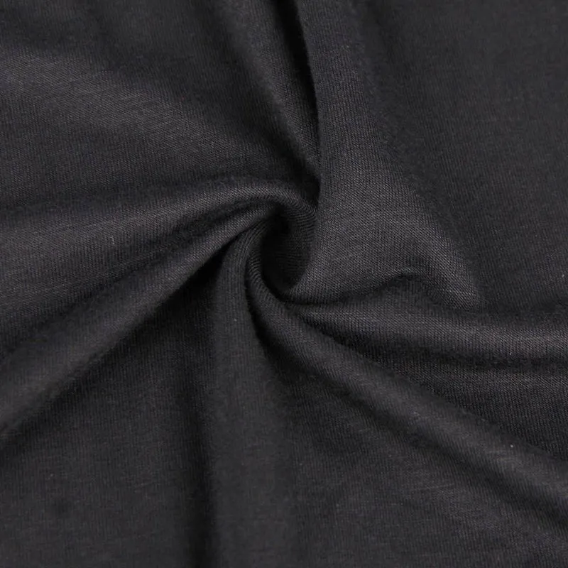 Nachthemd und String-Tanga aus Modal mit tiefem V-Ausschnitt und Spitzenbesatz