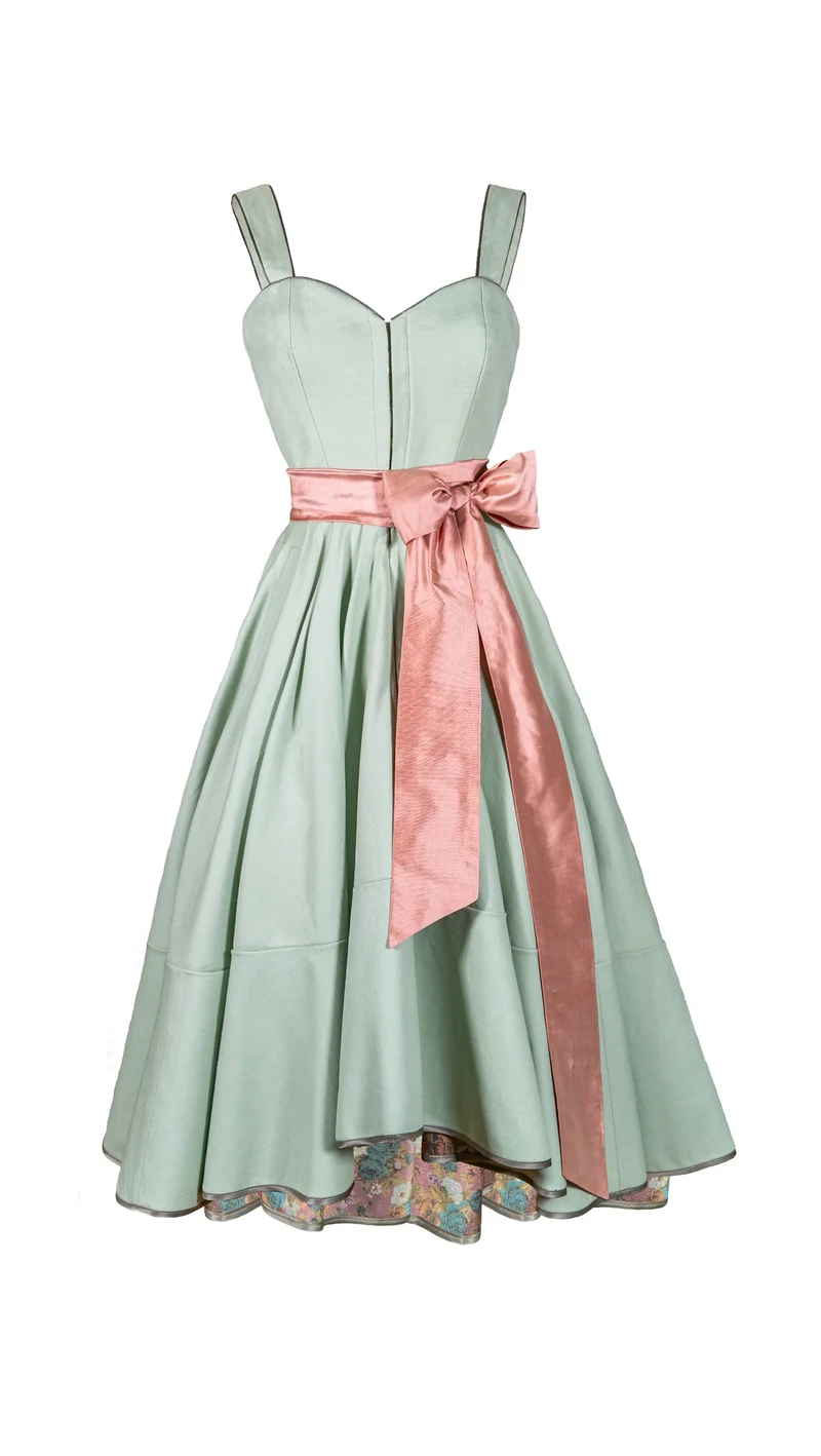 Dirndlkleid in lindgrün -Batalha