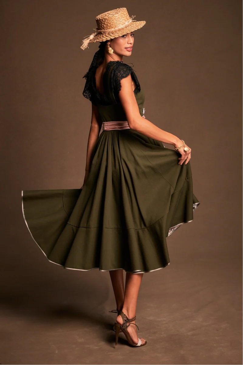 Designerdirndl in nadelgrün - Faro