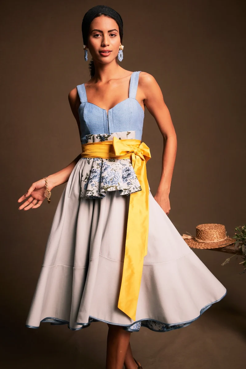 Designerdirndl in hellbau, grau - Carvoeiro