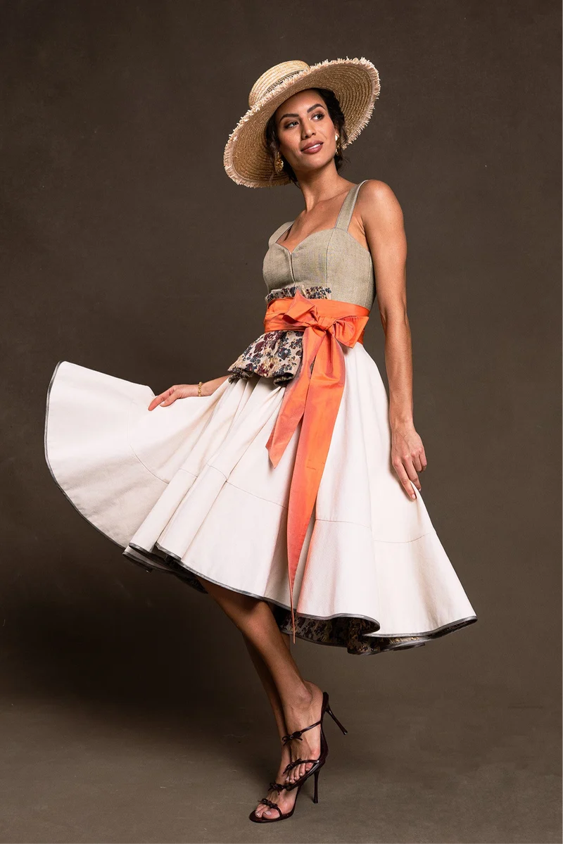 Designerdirndl Iris in Olive & Creme | POLICARPO Trachten