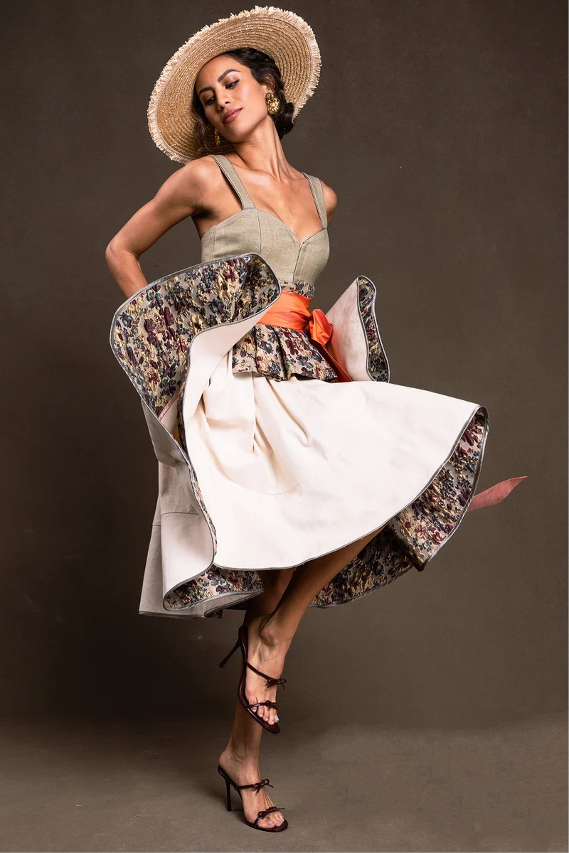 Designerdirndl Iris in Olive & Creme | POLICARPO Trachten