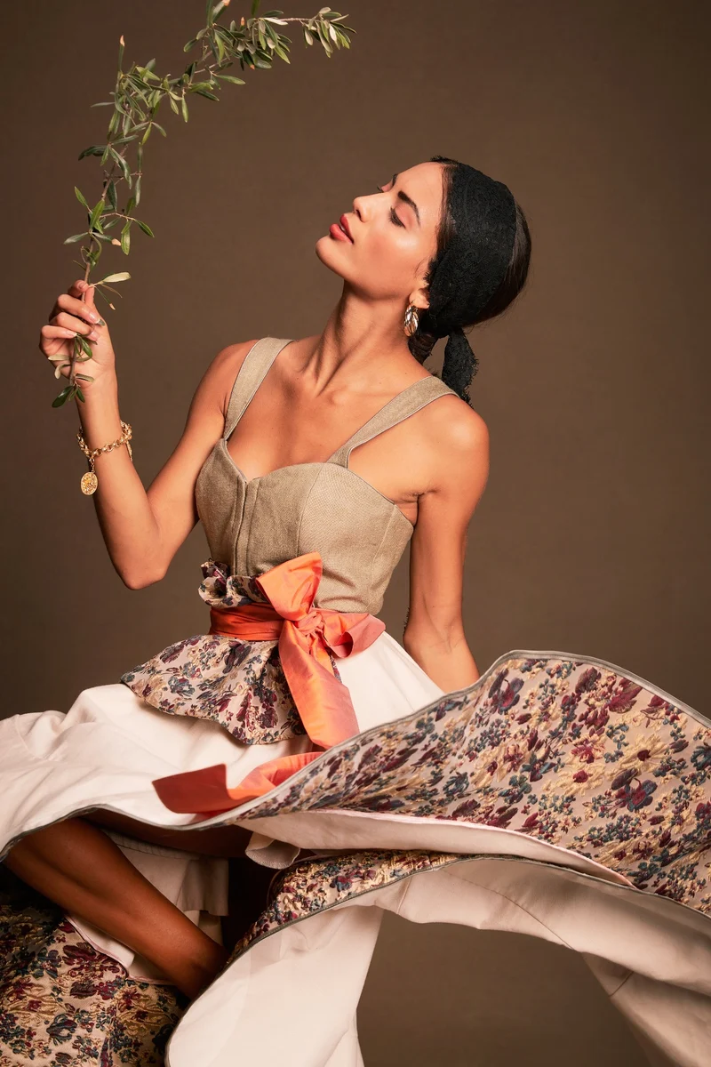 Designerdirndl Iris in Olive & Creme | POLICARPO Trachten