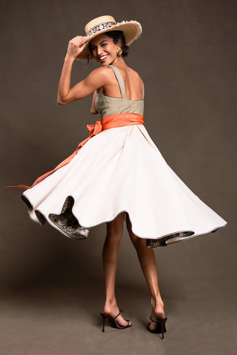 Designerdirndl Iris in Olive & Creme | POLICARPO Trachten