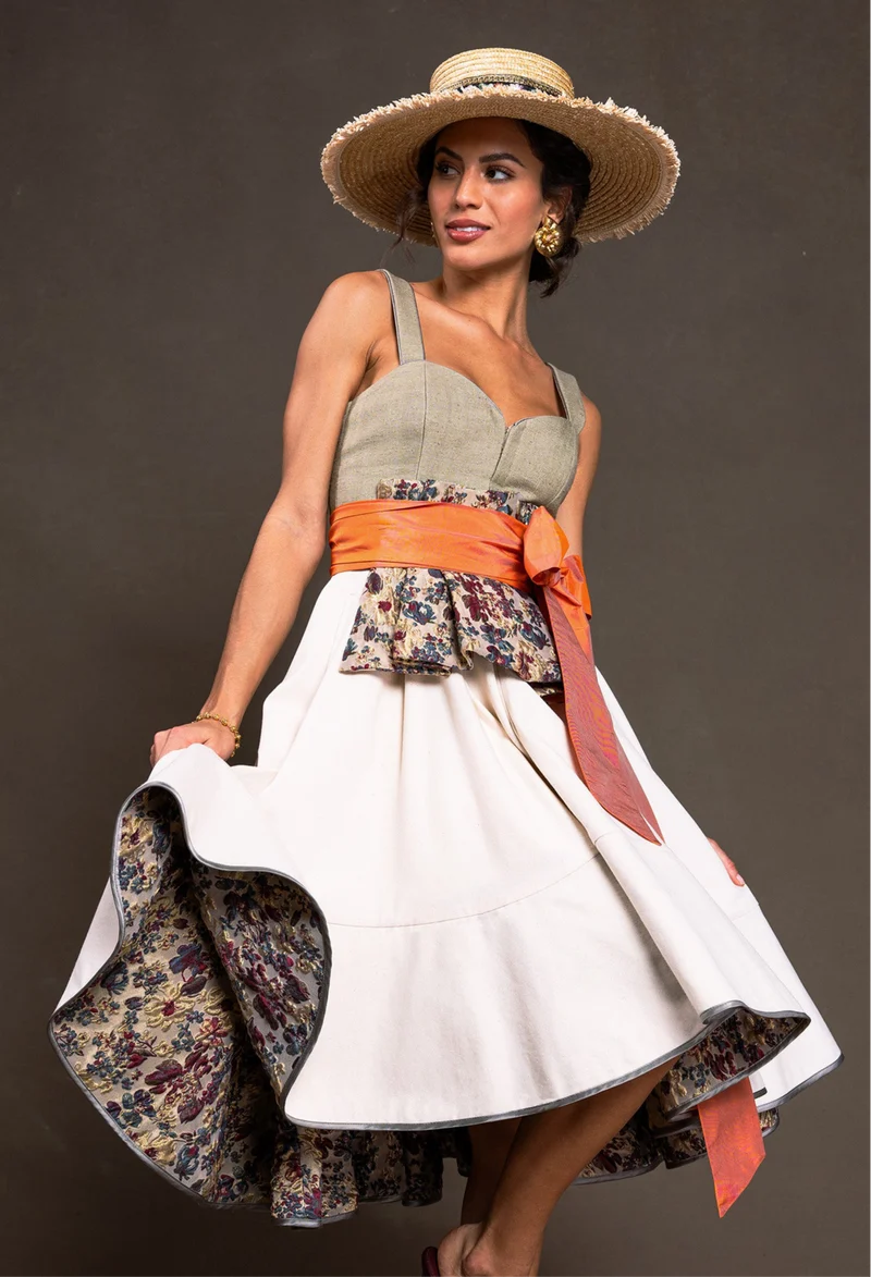 Designerdirndl Iris in Olive & Creme | POLICARPO Trachten