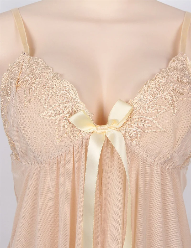 Beiges, durchsichtiges Babydoll- und G-String-Set aus Netzstoff