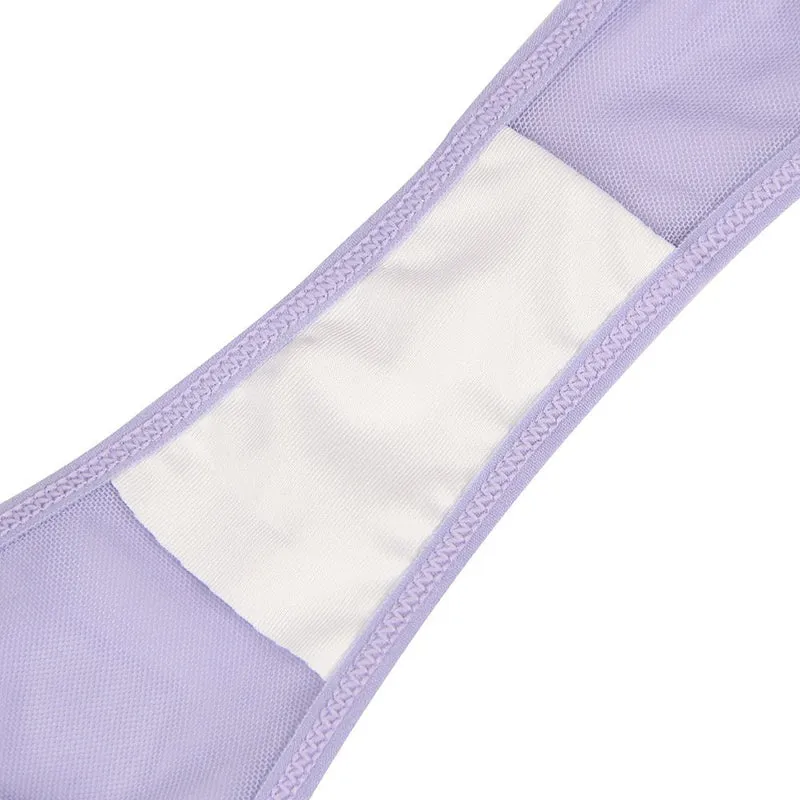 Lila Babydoll mit digitalem Spitzendruck, offener Vorderseite, Schlitz und passendem bedrucktem Höschen