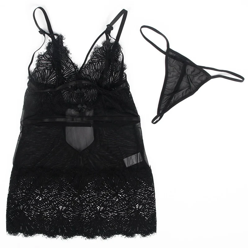 Schwarzes, figurbetontes Babydoll aus Spitze mit verstellbaren Schulterträgern