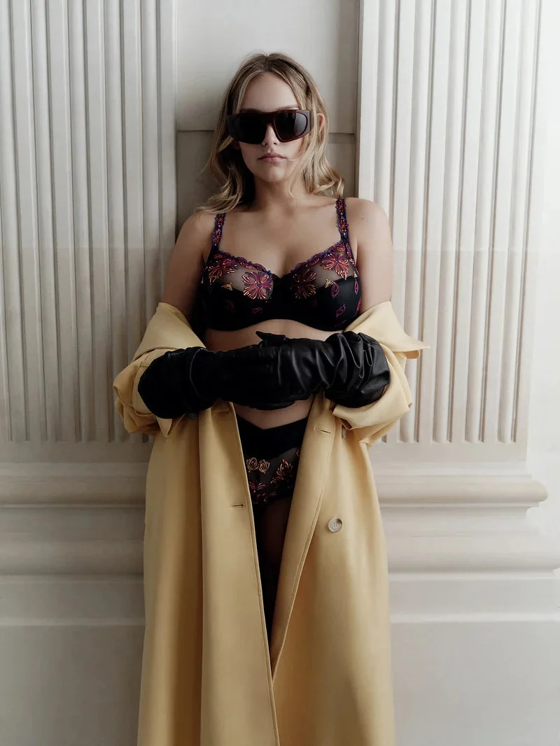 Chantelle - Champs Elysees enthüllt Shorty Black Jewels