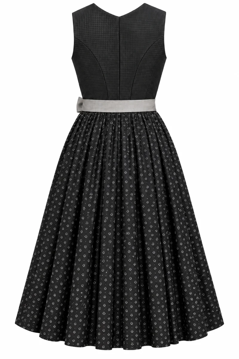Dirndl mit Karo-Oberteil und Druckrock