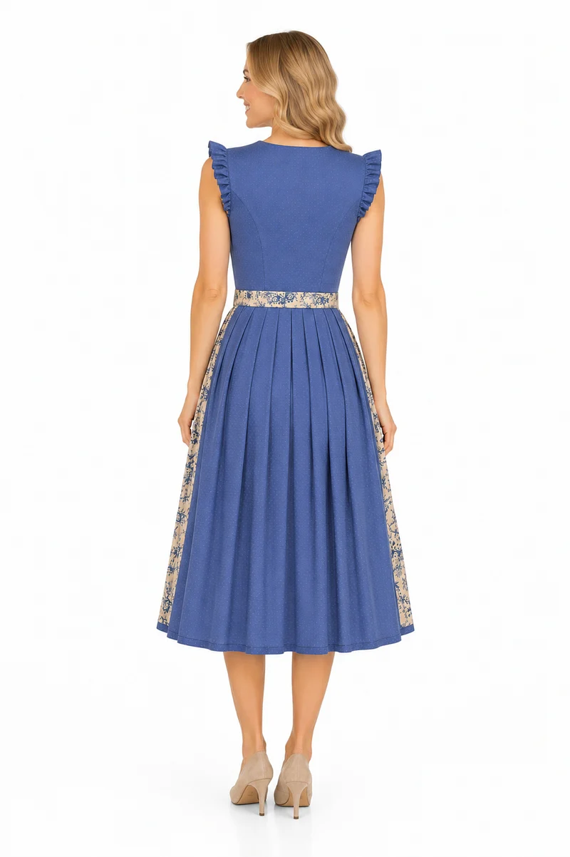 Modernes Dirndl mit Flügelarm