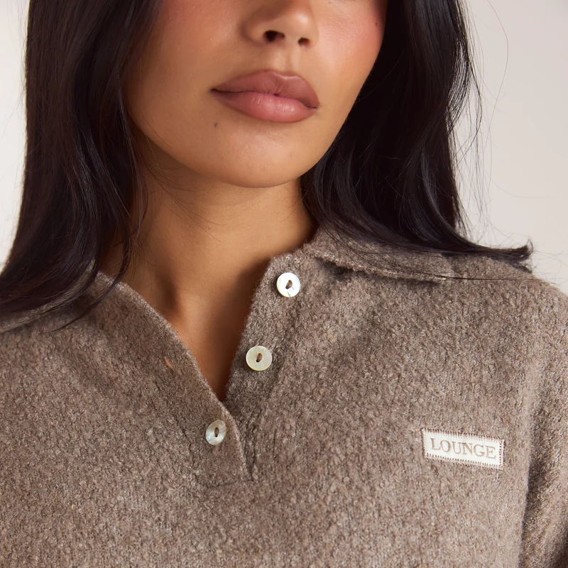 Bouclé-Strickpullover mit Polokragen - Taupe