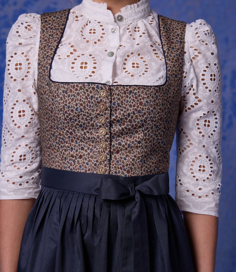 Klassisches Baumwolldirndl mit Satinschürze