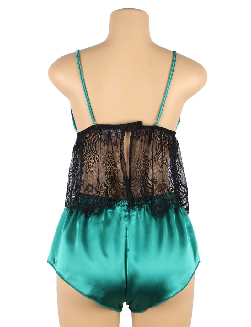 Zweiteiliger Pyjama-Set aus grünem und schwarzem Satin und Spitze mit Lochmuster