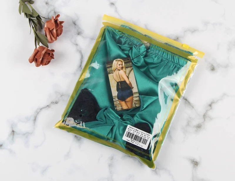 Zweiteiliger Pyjama-Set aus grünem und schwarzem Satin und Spitze mit Lochmuster