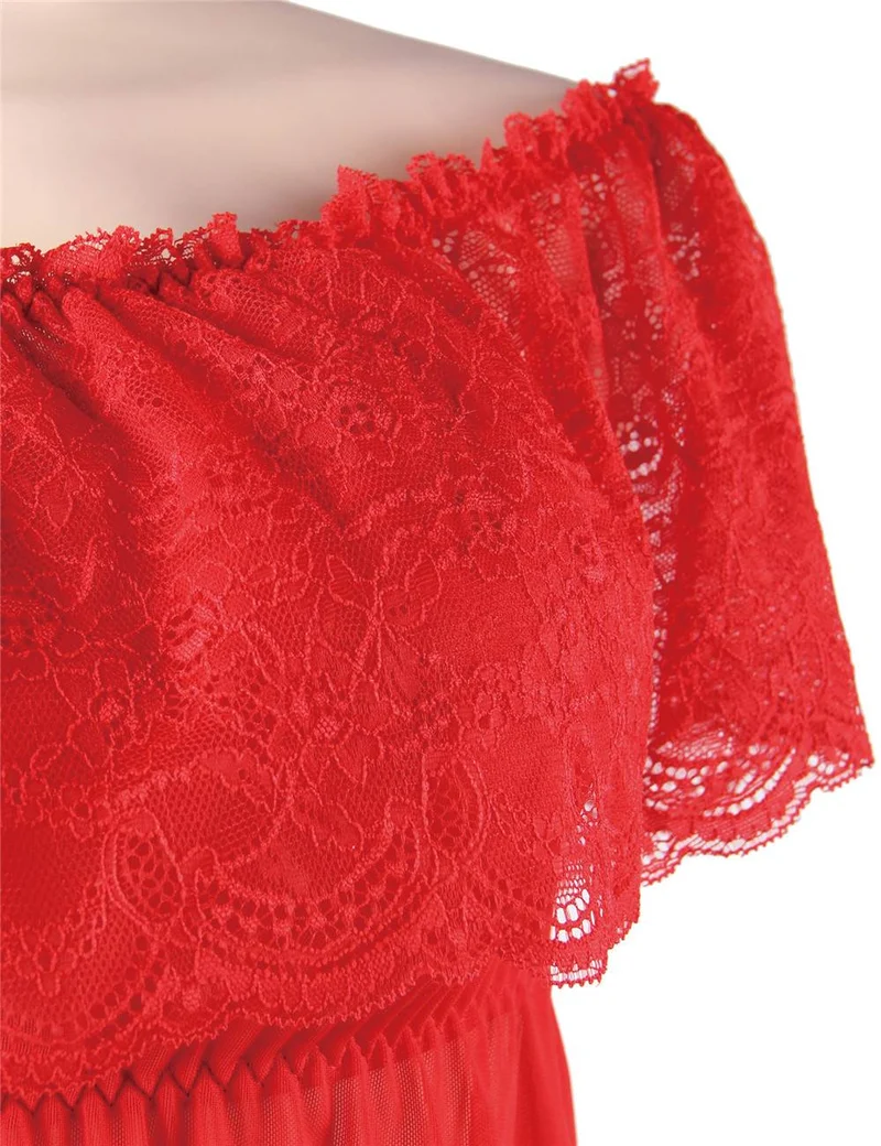 Rotes, transparentes Babydoll aus Mesh mit One-Shoulder-Ausschnitt – Spitzenbesatz am Ausschnitt, ausgestellter Rock und passender String