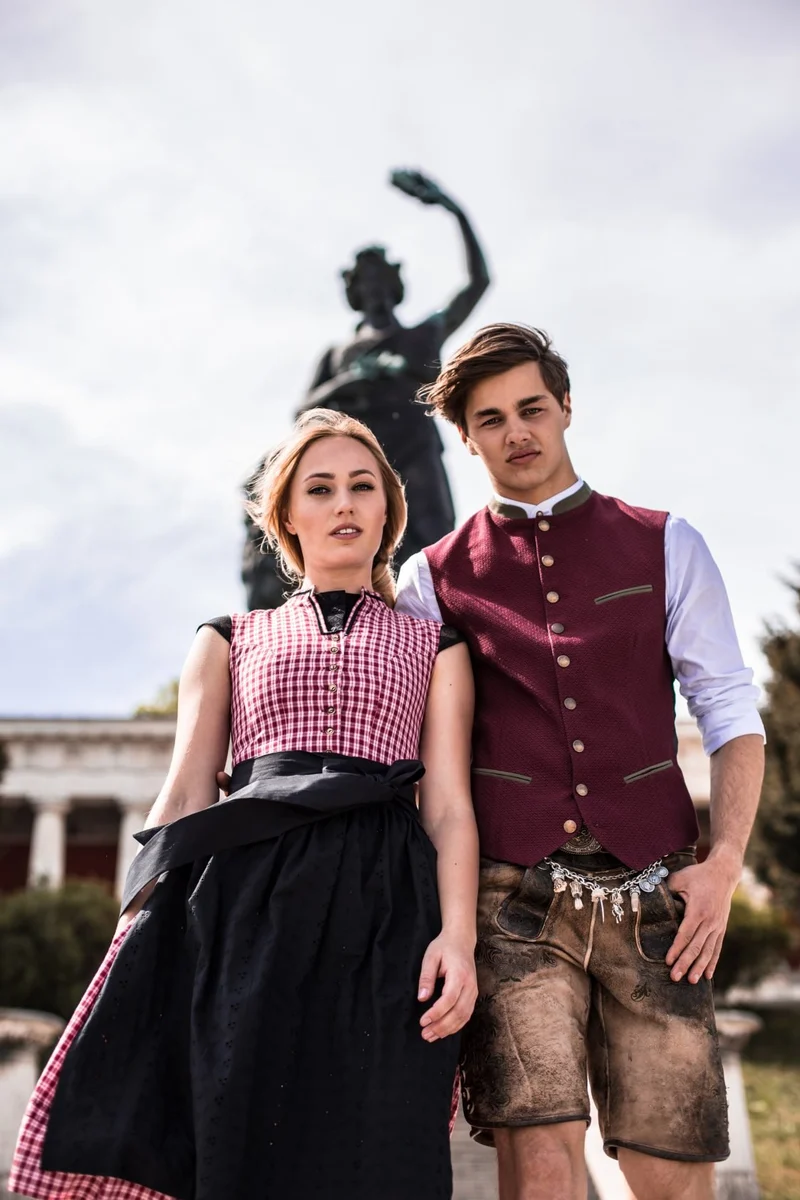 BW DIRNDL VINTAGE KARO STEHKRAGEN ROT/SCHWARZ