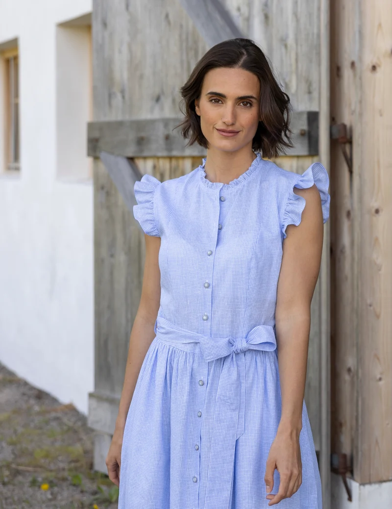 Ärmelloses Sommerkleid aus Vichykaro mit Rüschen