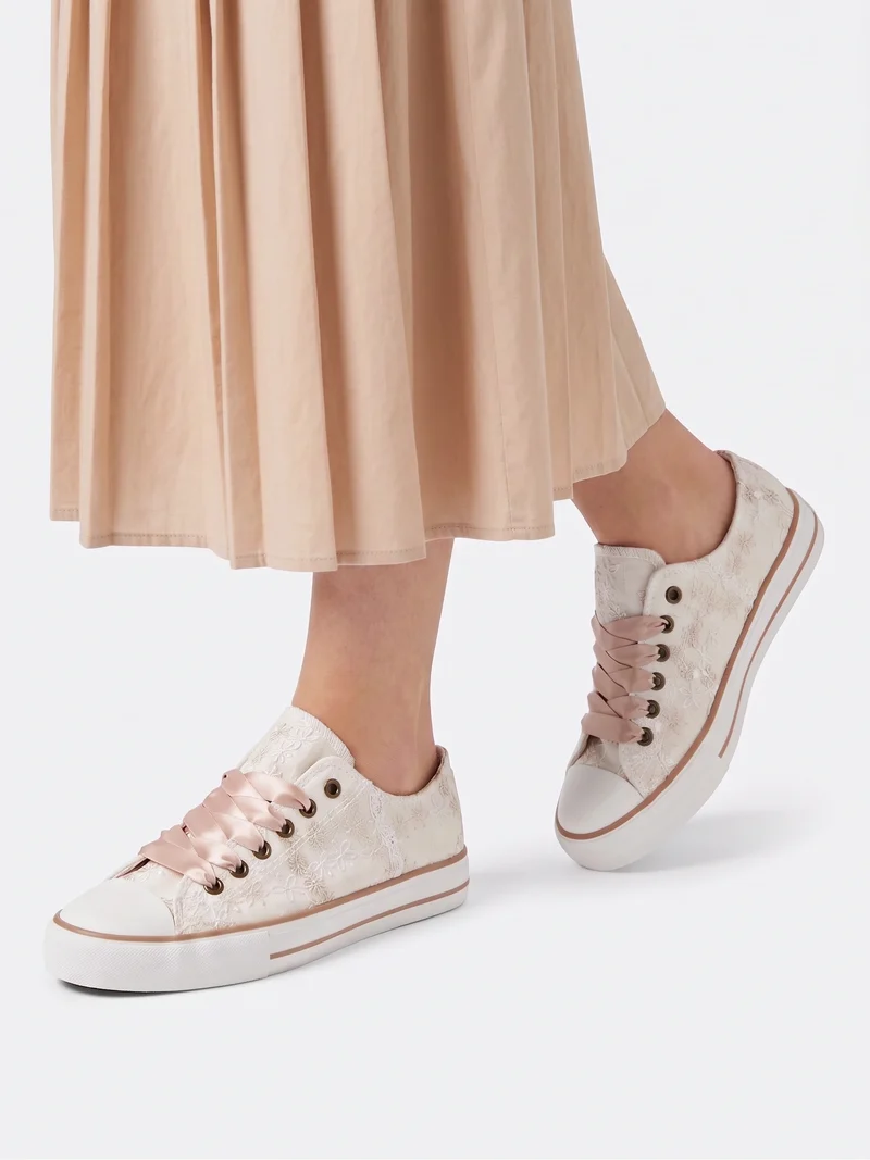 Pearl Sneaker