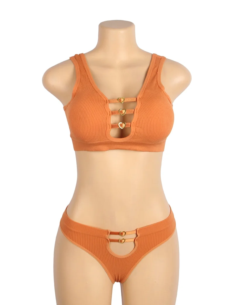 Orangefarbenes, nahtloses Strick-BH-Set mit Cut-Out und Herzverschluss