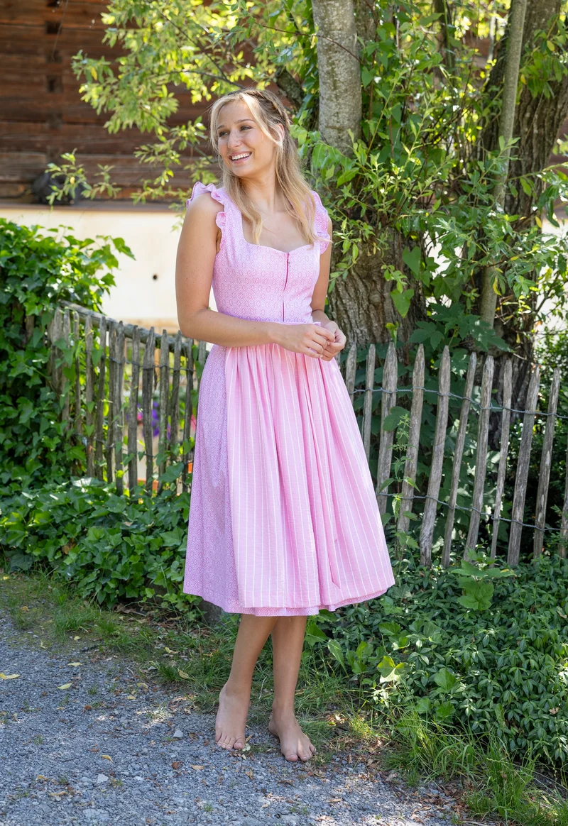 Baumwoll-Dirndl mit Streifen-Schürze & Flügelärmel